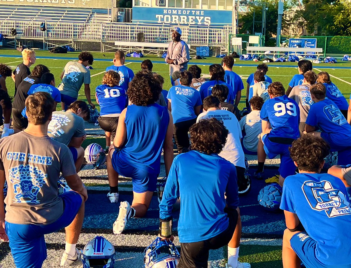 coach_hales's tweet photo. OC/Asst HC @carmus1 gave this week’s @TORREYFOOTBALL #ThursdayCoachTalk. His football journey taught him to take advantage of opportunities and to take care of others. He loves the special people in our football family! #OurTime #Heart #Different #Brotherhood #TorreyPride https://t.co/ryRJrCsPKr
