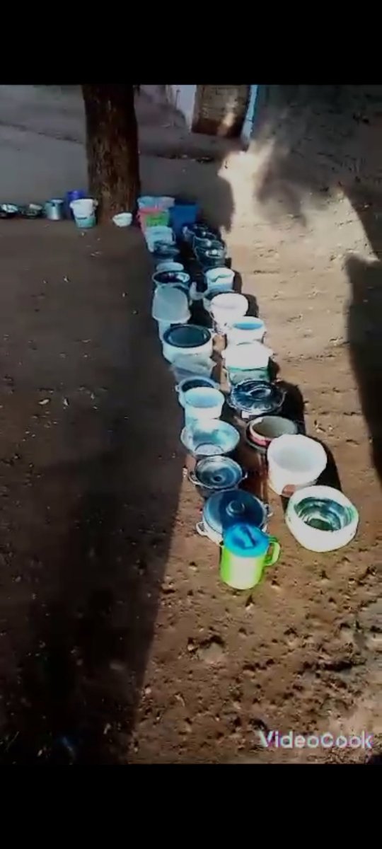 Abeeerpero's tweet photo. تكايا الجريف :- 
تكايا تطوعية شغالة من بداية الحرب لإطعام  المساكين المضررين من الحرب .. تقوم بعمل وجبة يوميا ( فطور ) عصيده وملاح  حاليا الدعم قل ممكن تساهموا معانا ولو بالقليل وربنا يجزيكم خير .. https://t.co/EjuGXFEOMe
