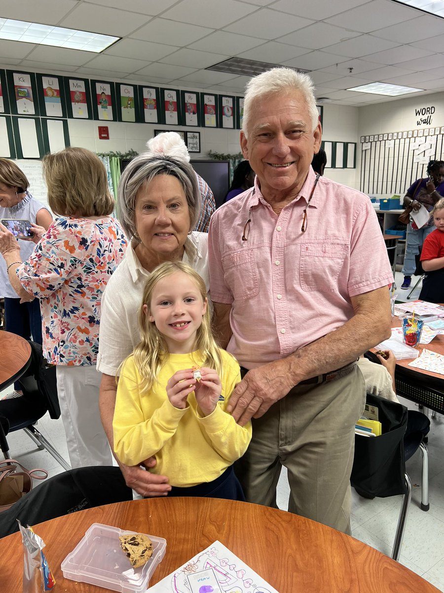 Mrs. Golden tweet media