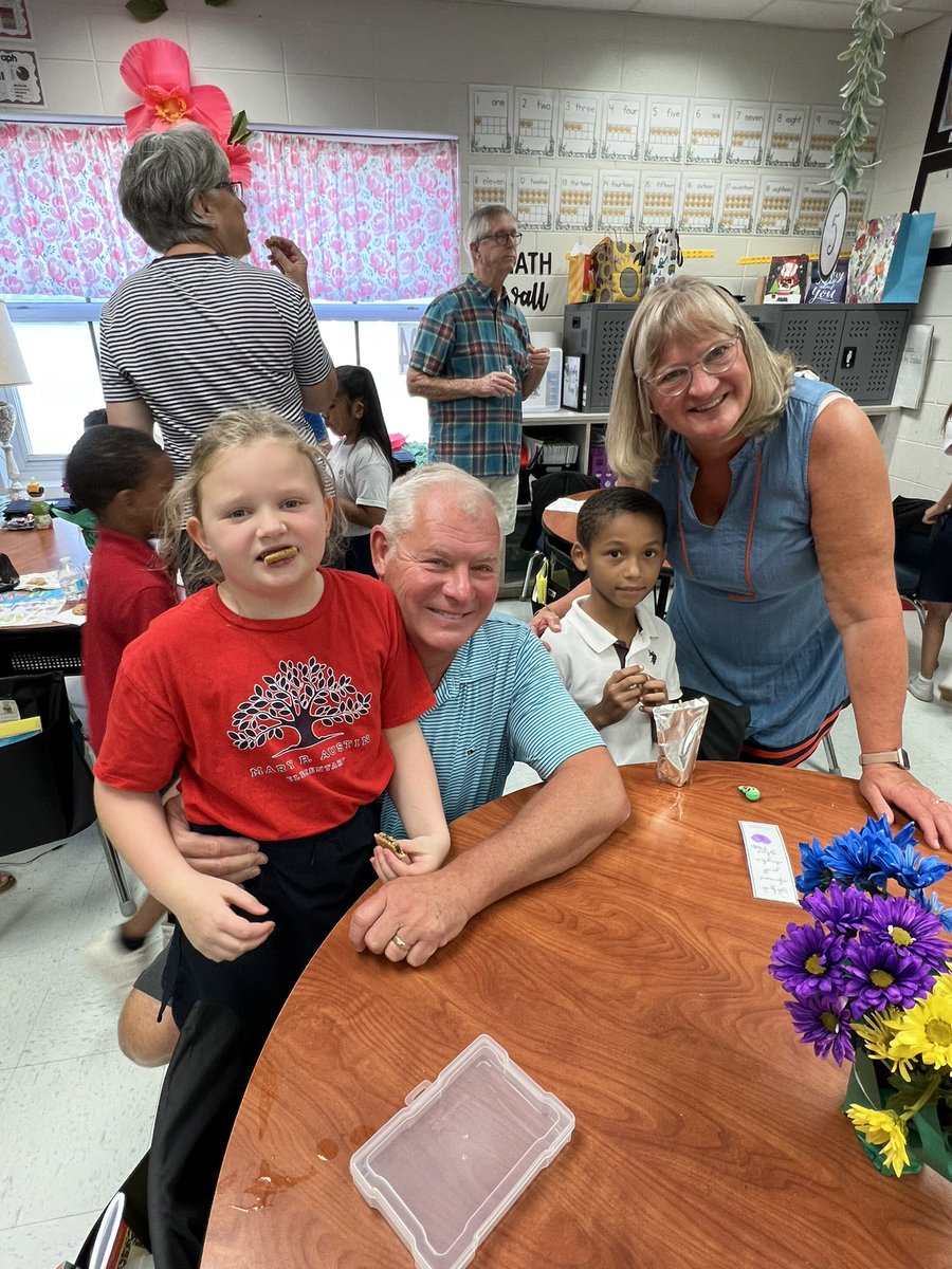 Mrs. Golden tweet media