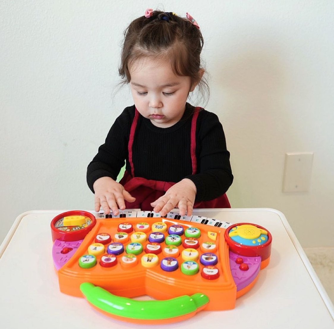 Fall is almost here! 🍂🍁

Visit our website to check out some of our favorite toys, puzzles, and games to play with throughout the fall season!