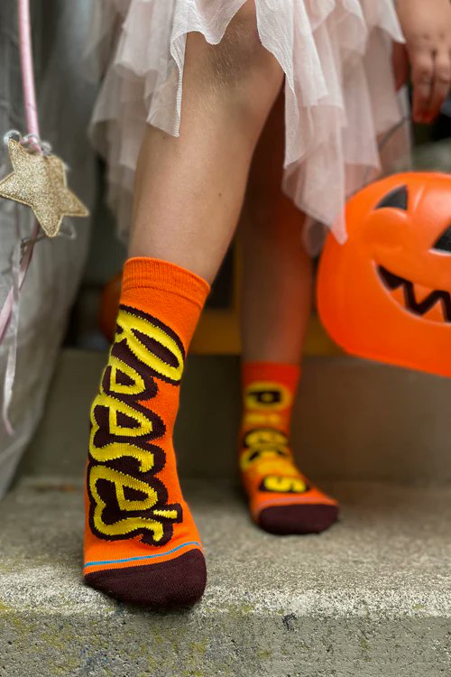 SockDreams's tweet photo. A piece of Reese.
https://t.co/QnhgAUaSej
#candy #foodsocks #socks https://t.co/9Vtfzr4LCX