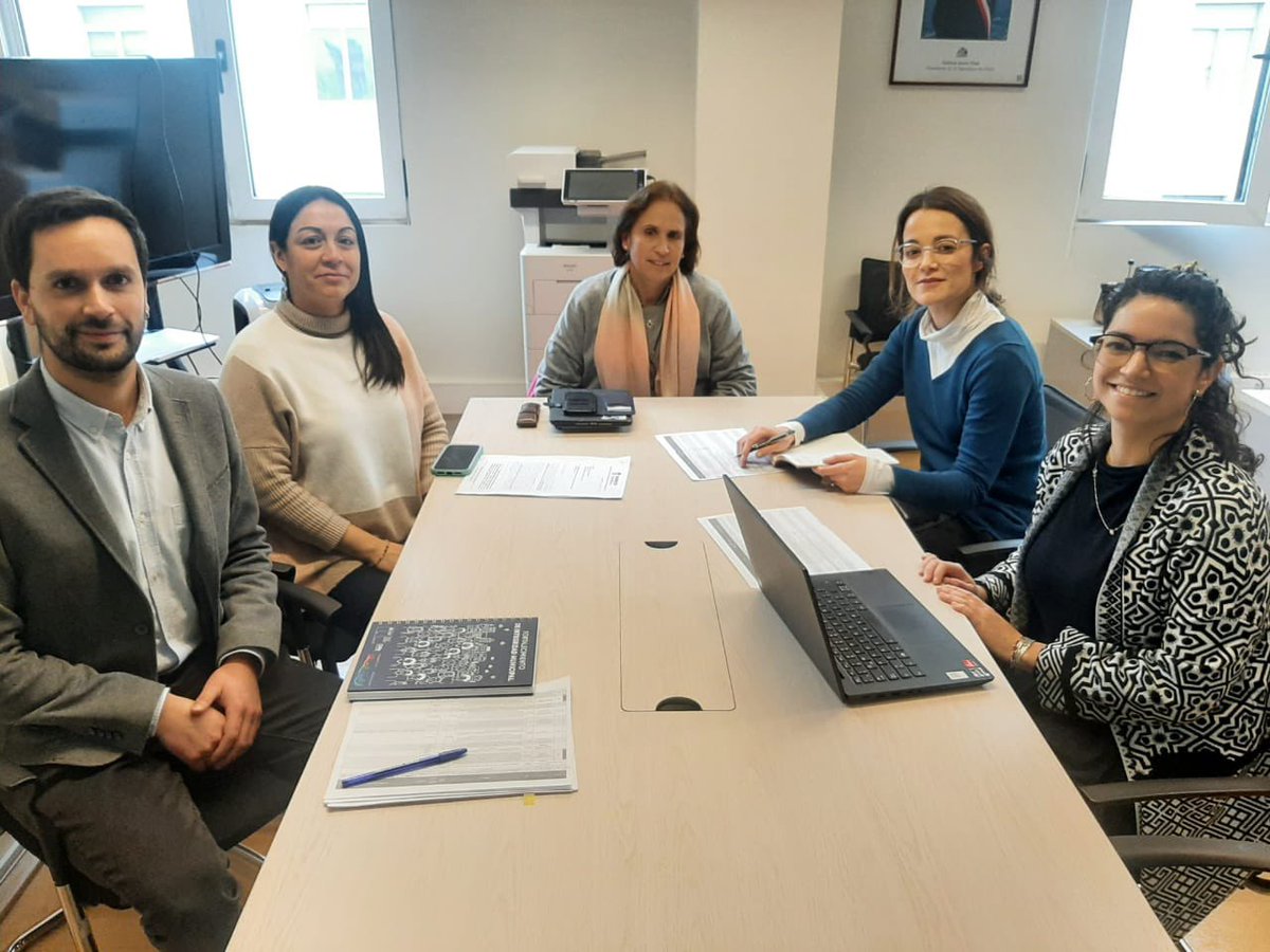 Integridad_gob's tweet photo. #ENIP
Recibimos a la alcaldesa de @penalolen y Presidenta de la Asociación Chilena de Municipalidades, @CarolinaLeitao, para analizar las propuestas ligadas a municipios en el marco de la Estrategia Nacional de Integridad Pública, ENIP. https://t.co/5EhUMdDxTS
