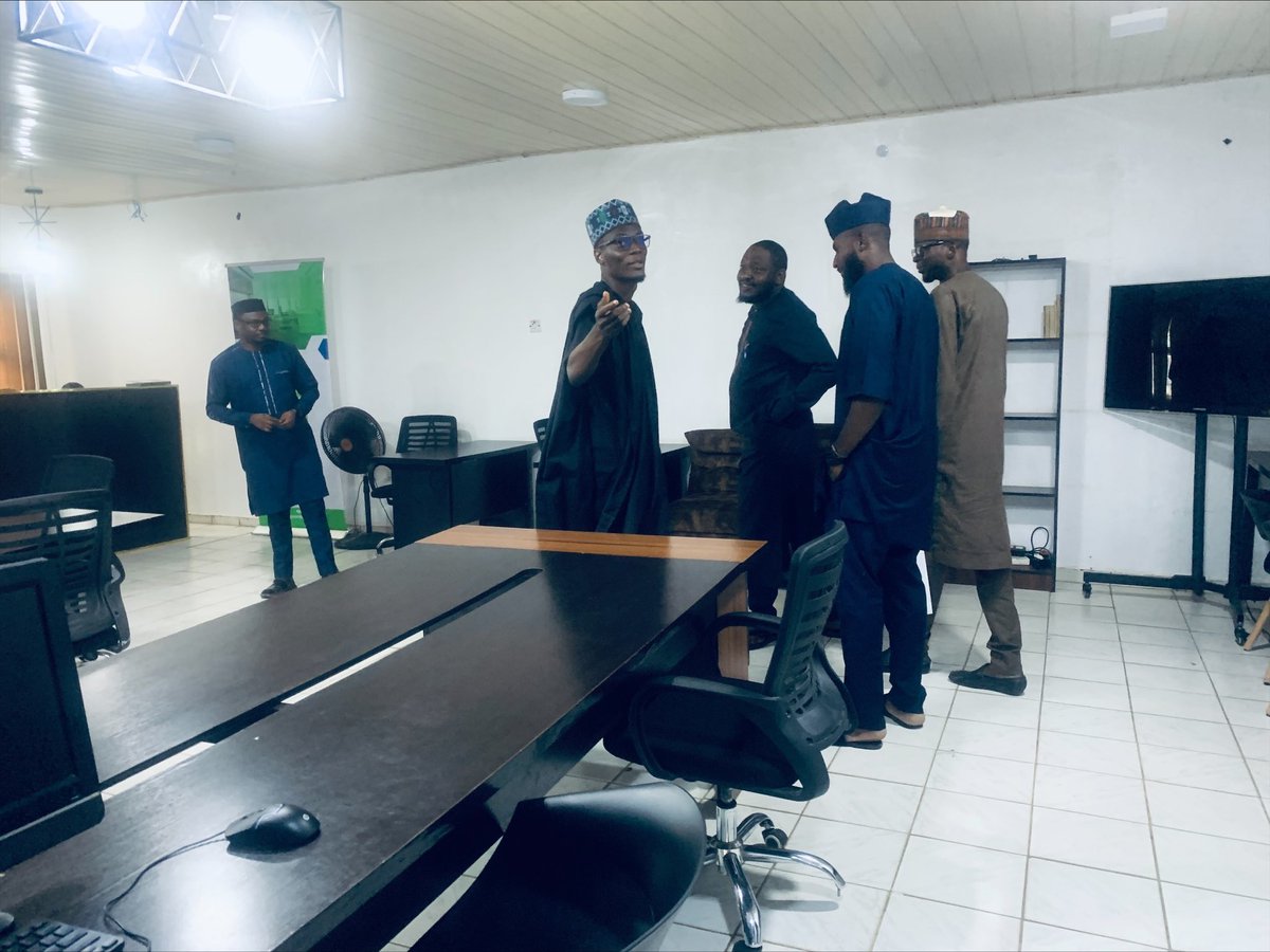 JoinLabspace's tweet photo. We had the pleasure to receive the presence of the Deputy Chief of Staff to the Niger State Governor, in person of @Mr_Sadeeq today at our space.  He was warmly received by one of the co-founders of Labspace, @aslapai .

/1 https://t.co/IDtXPDqUwk