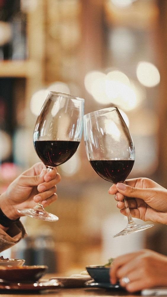 Here's to good friends, good wine, and a night to remember!
#DanielKhalife
#Highway Code
#Biggins
#RIP Michael