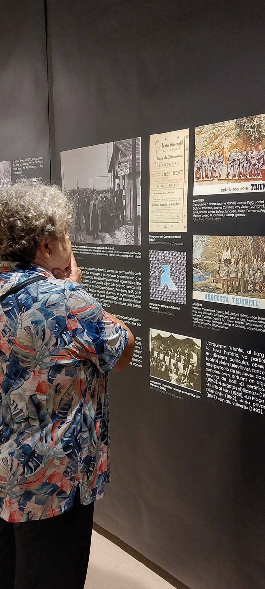 carmerieramin's tweet photo. Amb la mare hem visitat l'exposició de la història del jazz a #Igualada a la Biblioteca.
Si per a mi, quan la vaig veure el 1er cop, ja va ser emocionant, per a ella ,que coneixia i estimava l'avi Salvador, molt més.
Quants bons records!
Gràcies @IgualadaB #família https://t.co/ko8zULMooq