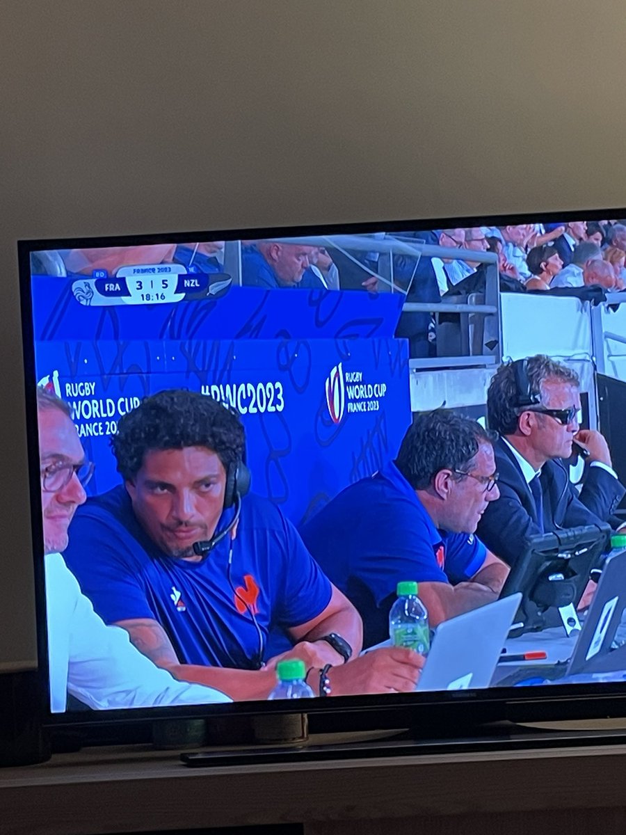 jusawk's tweet photo. Il faudra bien Largo Winch pour battre ces Néo-zélandais #FRAvNZL https://t.co/7nTfT1sK3E