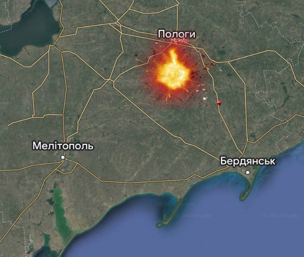BrennpunktUA's tweet photo. ⚡️Nach Angaben des 🇺🇦 Bürgermeisters von #Melitopol, Iwan #Fedorov, wurde das Hauptquartier „Einiges Russland 🇷🇺“ in #Polohy, in der Nähe der #Zaporizhia Front in die Luft gesprengt 💥, als Parteimitglieder dort die Ergebnisse von Pseudowahlen „auslosten“.
#SlavaUkraïni 🇺🇦 https://t.co/A8QvMlPtxo