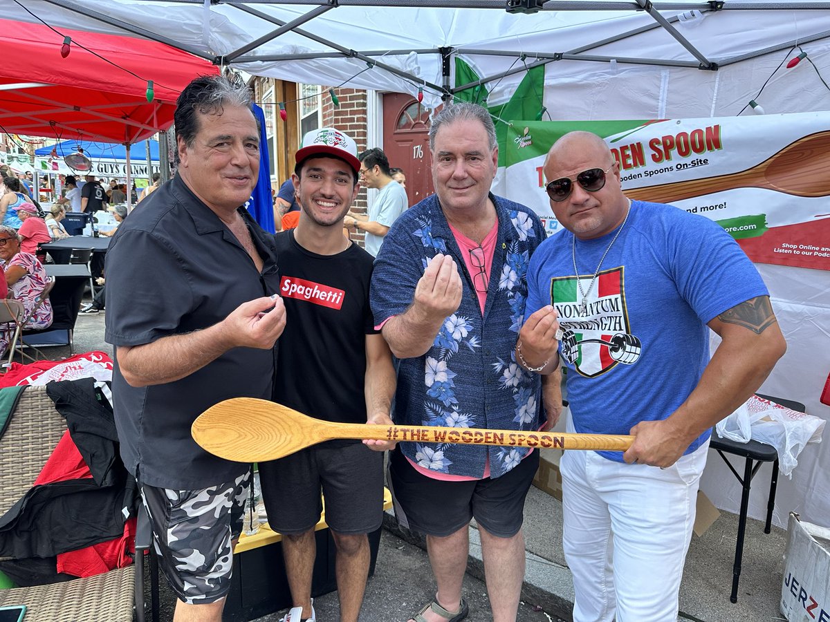 WSpoonMedia's tweet photo. Boston #NorthEnd does NOT disappoint 🇮🇹🤌🏼 Shoutout to the #FeastofStAnthony https://t.co/asdtVtaI93
