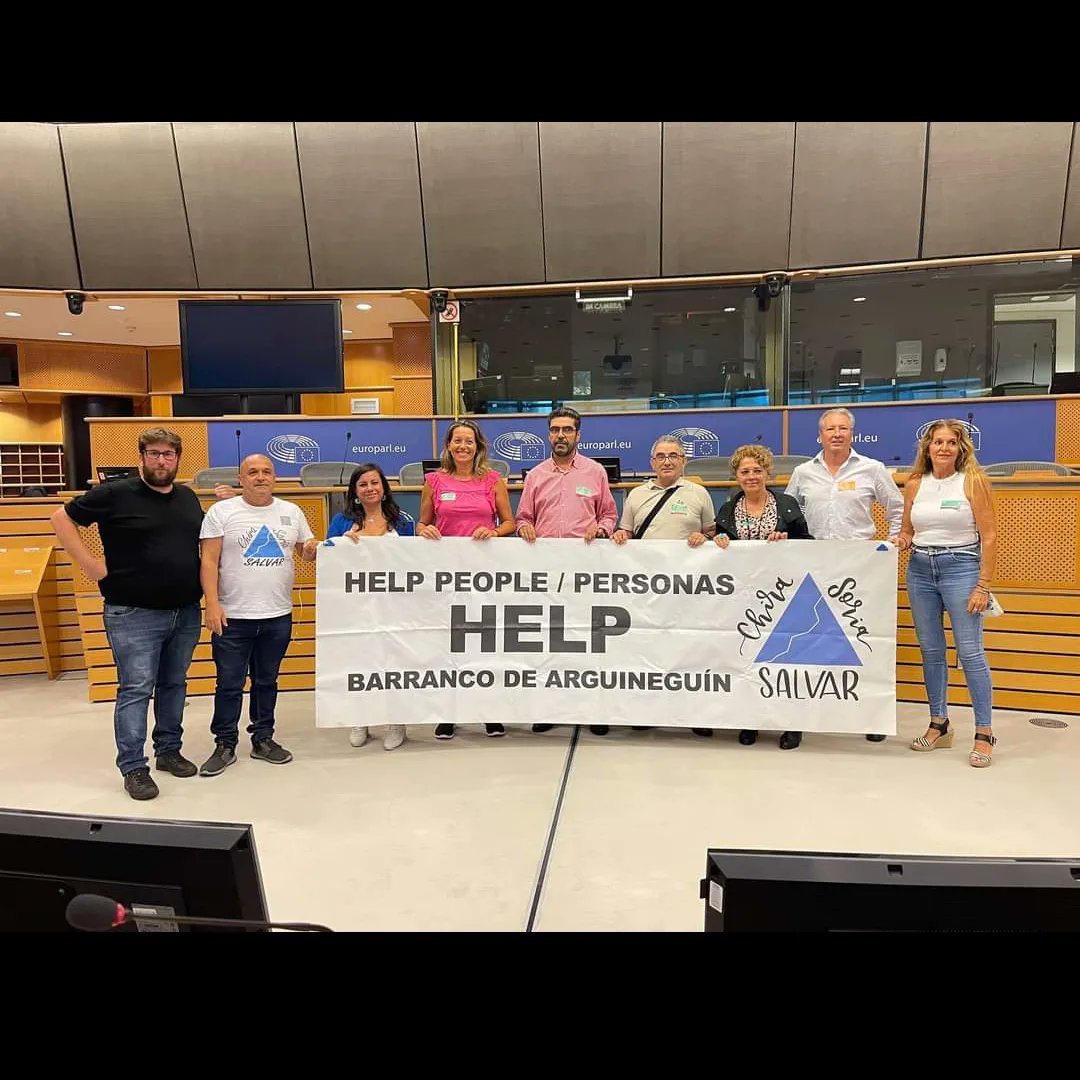 Gracias al Euro Diputado Miguel Urbán, la Plataforma Ciudadana Salvar Chira - Soria y Bco. De Arguineguin, ha sido recibida por 5 Direcciones Generales de la Comisión y por algunos Diputados para entregar un informe con los incumplimientos del Proyecto de Red Eléctrica.