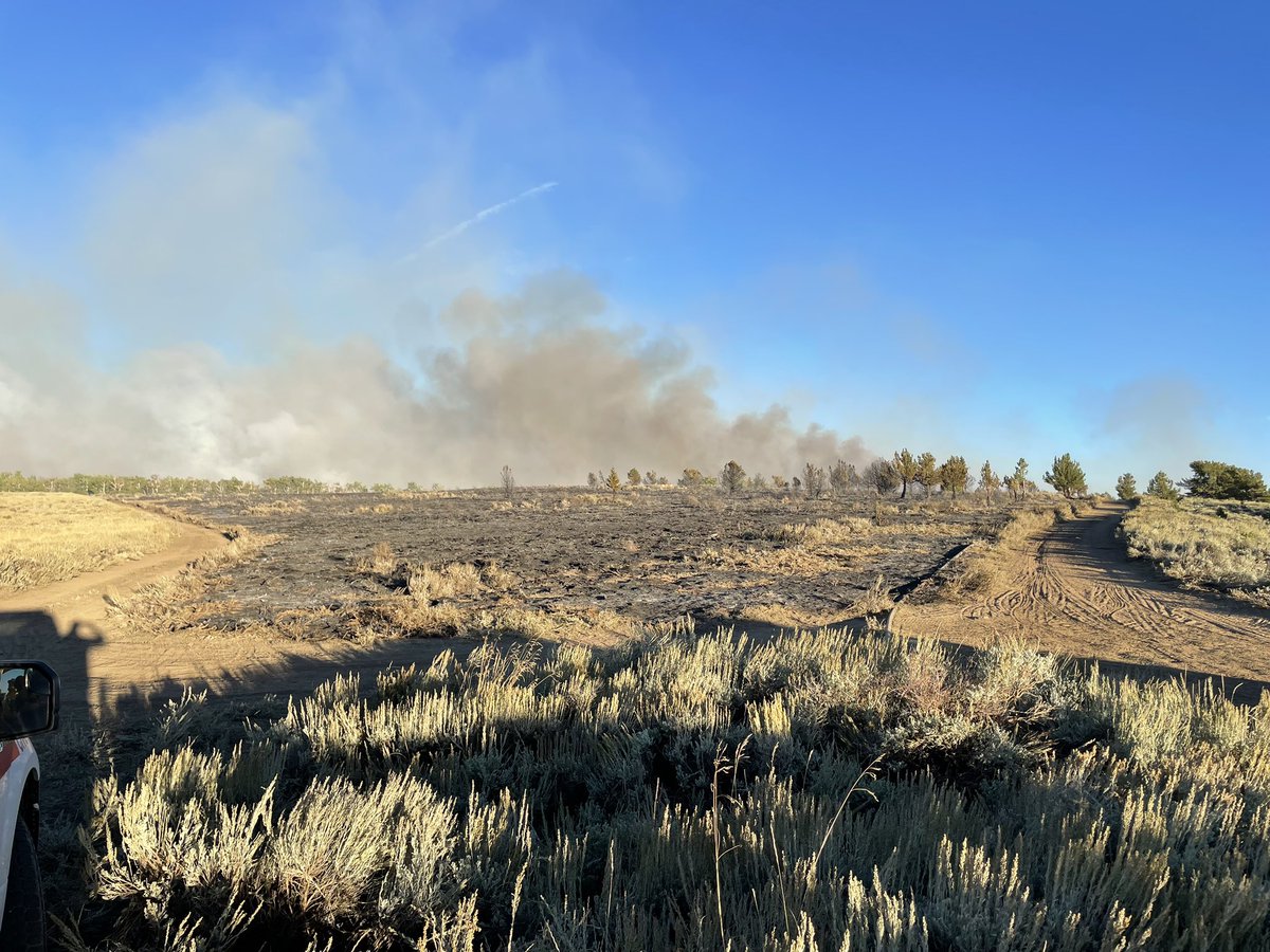 UtahWildfire's tweet image. #LighthouseFire Update: Minimal fire activity today. Firefighters successfully created a control line to protect a structure. Smoke still visible at times in E. Utah/W. Colorado due fire behavior, wind, and weather.

#blmgl #2023FireSeason 

PHOTO: BLM Utah
