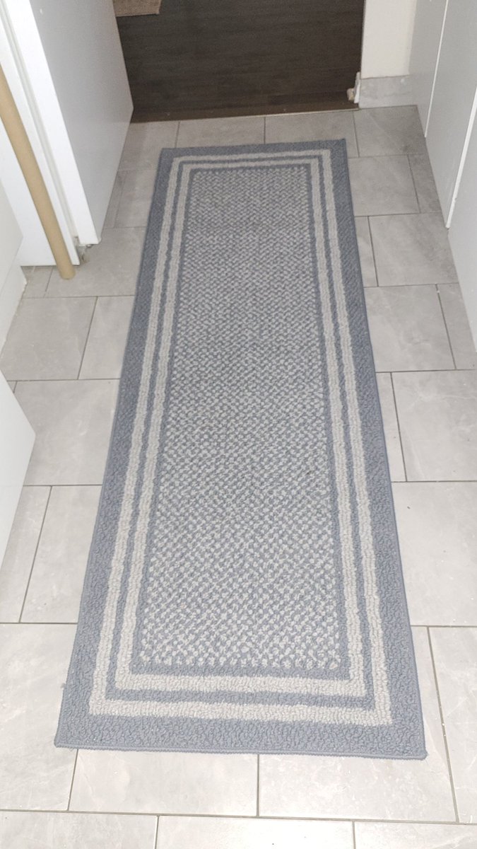 thereal16482192's tweet image. Day one and dones..
Only cries a bits and Mum fought it be me cone of shame bugging me so she gots me a new one, plus carpets so me donts fall and tonnes of offer stuffs...
Ok Mum now you needs to sleep...😆😆🤣🤣😜