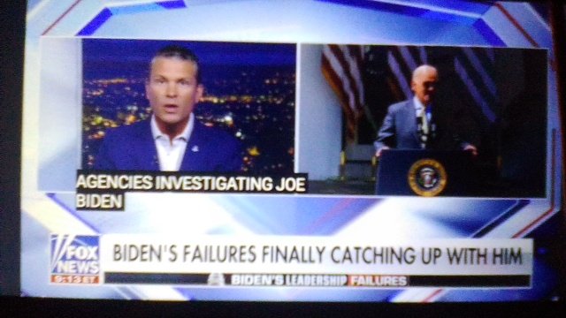 roberto00922861's tweet photo. @FoxNews Washington DC should sue the governments where the emigrants come from with tariffs. The Biden administration is not interested in providing a solution to the problem. https://t.co/nTNR9RrSwr