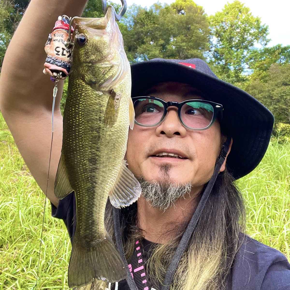 dyoniwo's tweet photo. ✖︎✖︎✖︎
今日は朝練
携帯の電波ナイナイポンド
へさべさ来たらビビンチョ水
なっちゃってた3個のポンドが
連なってるんやけど真ん中だけ
かろうじて反応あった
サンキューバス
✖︎✖︎✖︎
#SHIMANO
#23カルコンBFS
#ペピン
#PowerfulWorker
#Glasso3ft
#BRIGHTLIVER
#EYESPOT
#NaughtyDay https://t.co/h0FKu75vXA