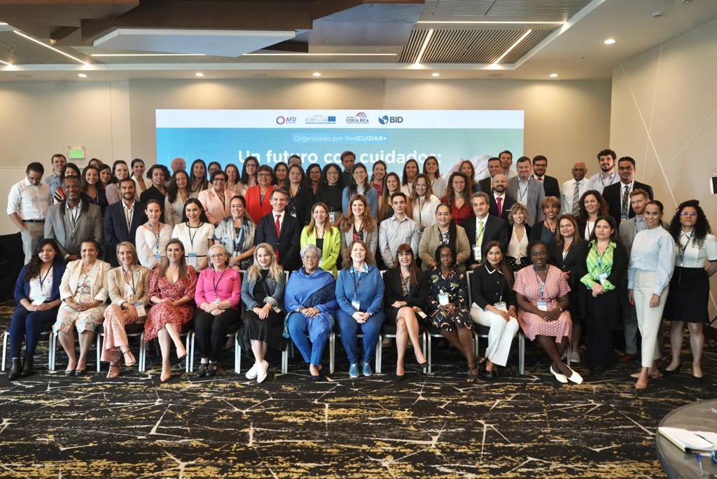 SGSISCA_SICA's tweet photo. Costa Rica 📷 | En el marco de la novena reunión de la #RedCUIDAR+, Titulares y Representantes de los Gabinetes Sociales de los países de la #RegiónSICA que conforman el #CIS y la SISCA, reflexionaron sobre la importancia de invertir en una agenda política pública de cuidados. https://t.co/BTdUymZbgk