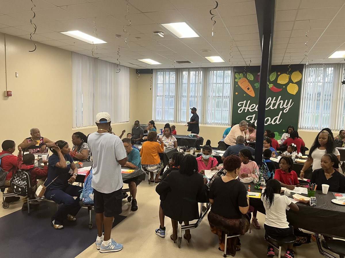 Jennifer Heinze tweet media