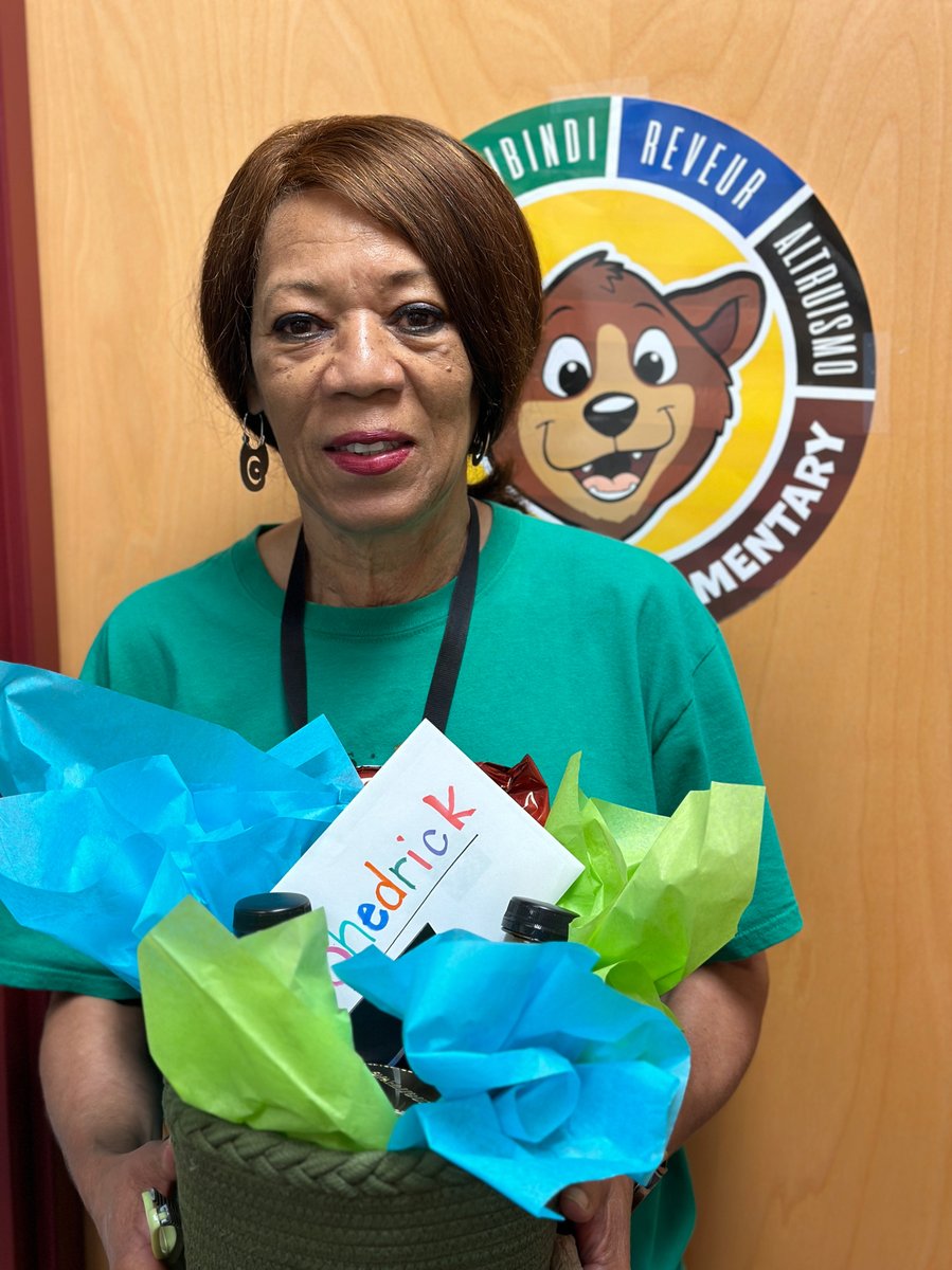 BarwellRdES's tweet photo. This week we celebrated Substitute Teacher Week. We would like to give a special shout out to Mrs. Shedrick our permanent substitute in our school. Her dedication, flexibility and commitment to education and our students is simply admirable! https://t.co/3MNF7wvuwk
