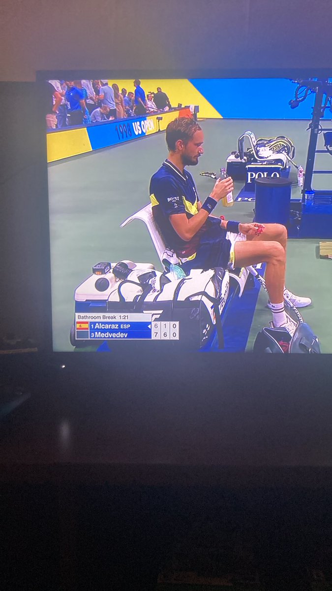 Austin22Schmidt's tweet photo. Absolute disrespectful move again by @espn not displaying the Russian Flag for Medvedev. Not only is he playing for himself, but he’s playing for his country. Very disrespectful and I am very disappointed. #USOpen2023 #USOpen https://t.co/6vtbEQyhUe