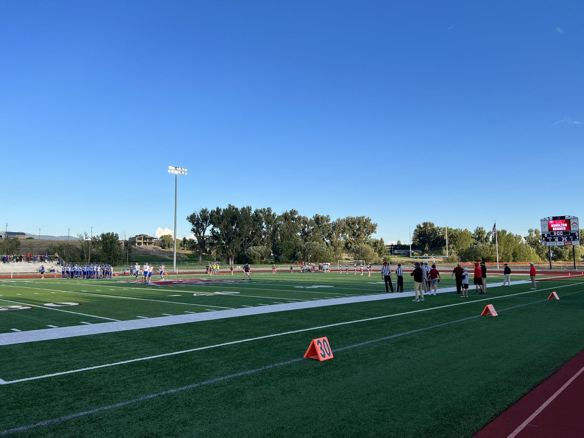 khansen406's tweet photo. Out here at Hamilton as the 2-0 Broncs, ranked No. 3 at @montanasports, host Bigfork who are 2-0 since moving to Class A. (And @SlimKimmel is here too!!!) 

Views, per usual, are undefeated. #mtscores https://t.co/wKXu3LcICc