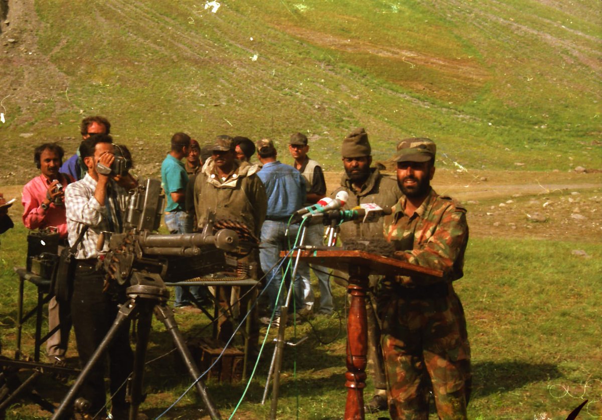 YkJoshi5's tweet photo. Happy Birthday to the Legendary Captain Vikram Batra, PVC (P)
May you be happy in the sky above !!
Bravest of Braves !
Teevrah Terah !
Durge Mata ki Jai !
Jai Hind 🇮🇳 https://t.co/0PJzNw8yuS