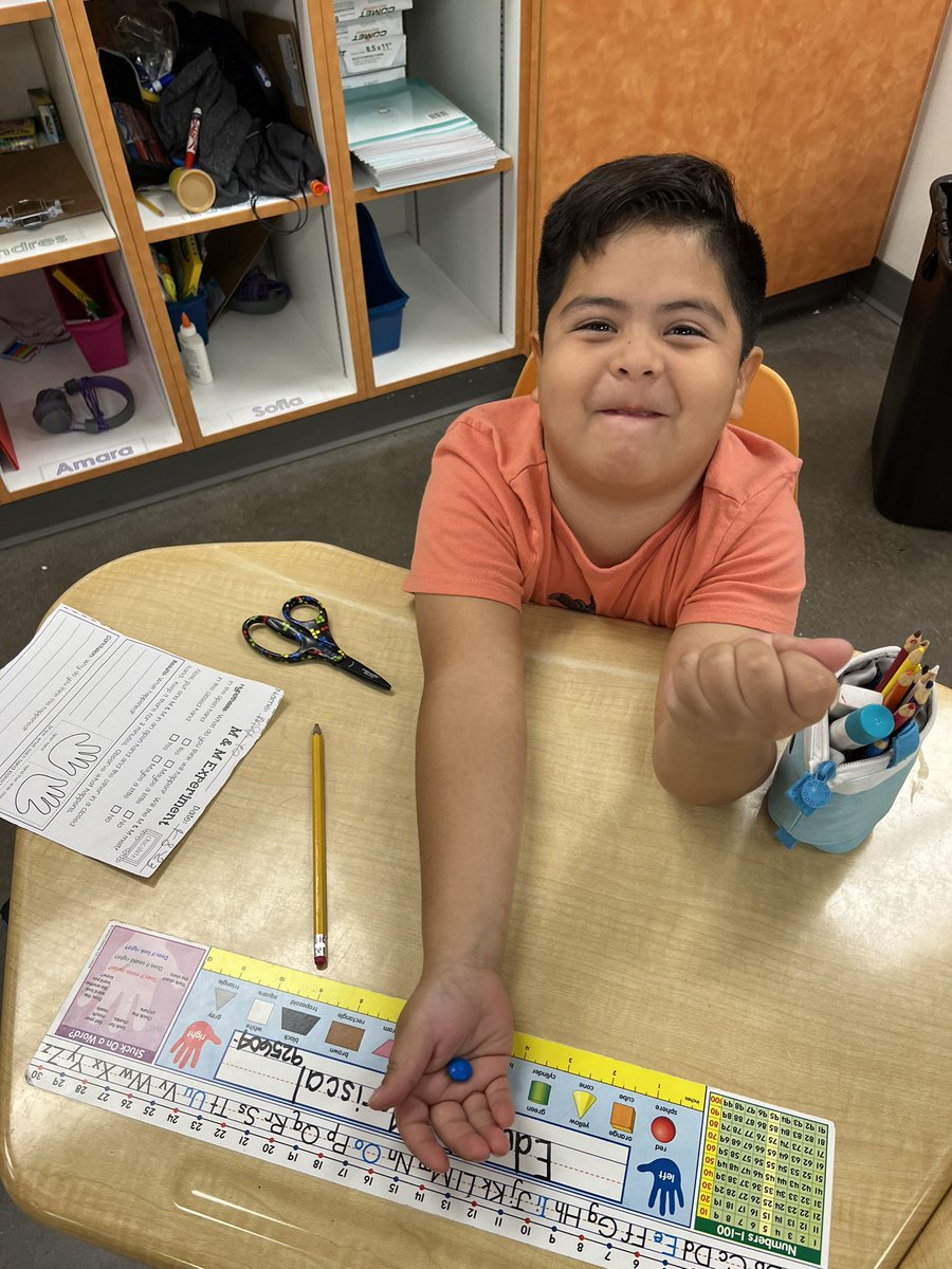 Emily_Agui2022's tweet photo. So much fun learning about sources of energy. Light and Heat.  @ReyesElementary @JessMCarrillo @MaggieCast33 @love2teachpk2 https://t.co/YUgLRYlOKZ