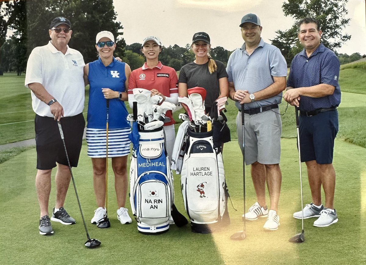 It’s not every day the Cats and the Cards get to compete together! 🤝 

Thanks to Lauren Hartlage and Narin An for a great experience at the Kroger Queen City Championship Pro-Am! 

This team brought home the W at -17! Thank you to <a href="/Schlotty75/">Mike schlotman</a> and <a href="/kroger/">Kroger</a> for the hospitality. 😻