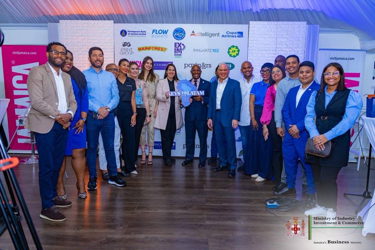 industryminja's tweet photo. (1/2) Sen. the Hon. @HillAubyn is surrounded by Jamaican Business Leaders, Sponsors, &amp; H.E. Angie Shakira Martinez, Ambassador of the Dominican Republic who helped to organise the Keys to LATAM Conference on September 7.

#MIIC
#JamaicasBusinessMinistry
#ExportMore
#LATAMPartners https://t.co/15exlH2fSG