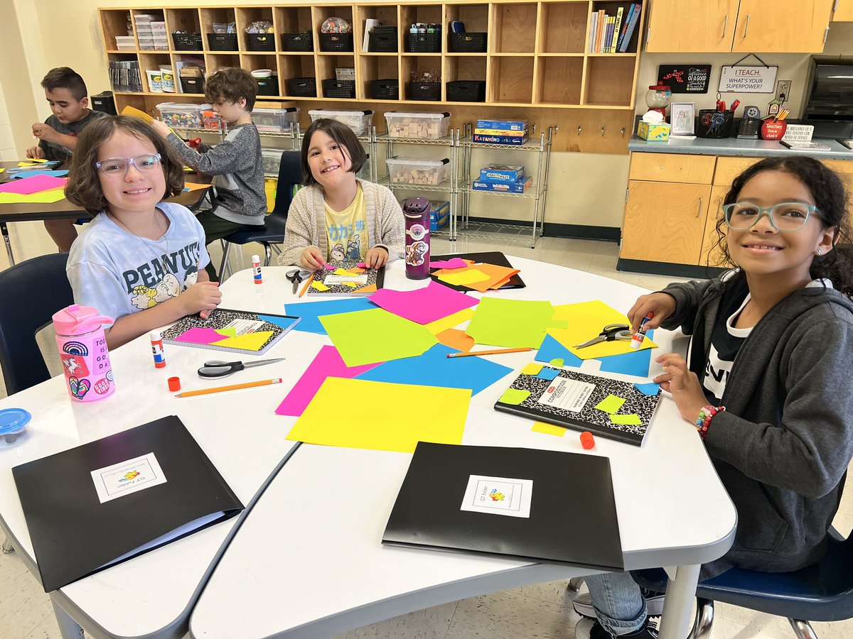 MrsFrizzle22's tweet photo. Back together and getting our room set up for success. Teamwork, creativity and lots of smiles happened this week. @NISDGTAA @NISDDriggers @NISD https://t.co/zJnfJVeXRl