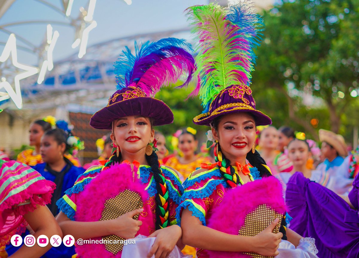 Presentación artística de 600 personas vestidas con traje de Huipil.

📌 Plaza Soberanía.

#Nicaragua
#AmorANicaragua