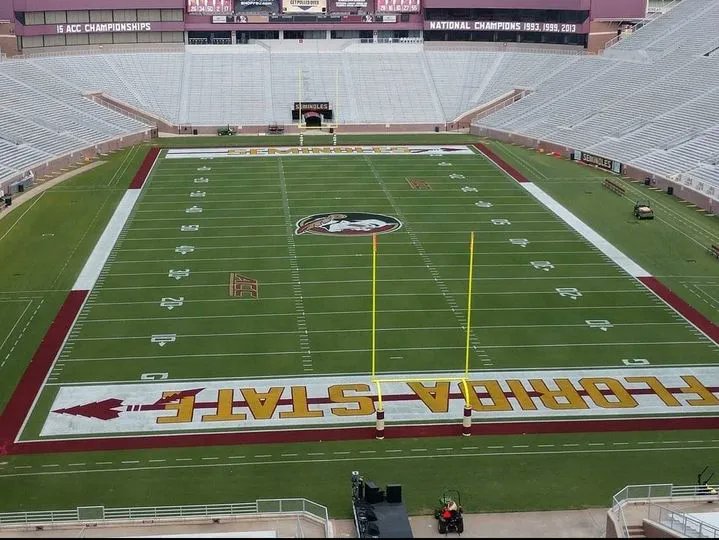 fifthquarterfsu's tweet photo. Going with the Old School end zones! https://t.co/VlDu40OuOQ