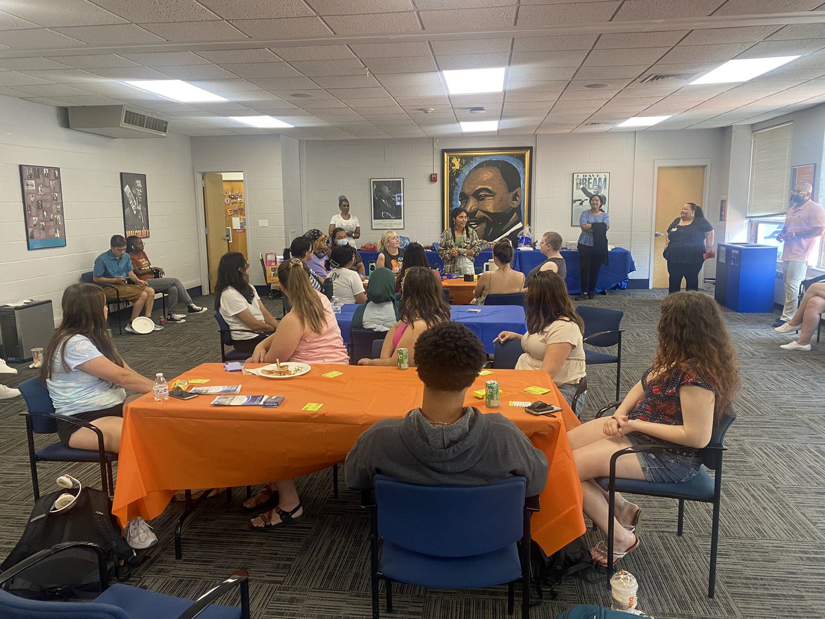 What a great turnout for our identity-based student organizations. Today the Center for Justice &amp; Liberation held an open house where students got to break bread with staff and campus partners. <a href="/SalemState/">Salem State</a> <a href="/SSU_CJL/">SSU Center for Justice and Liberation</a>
