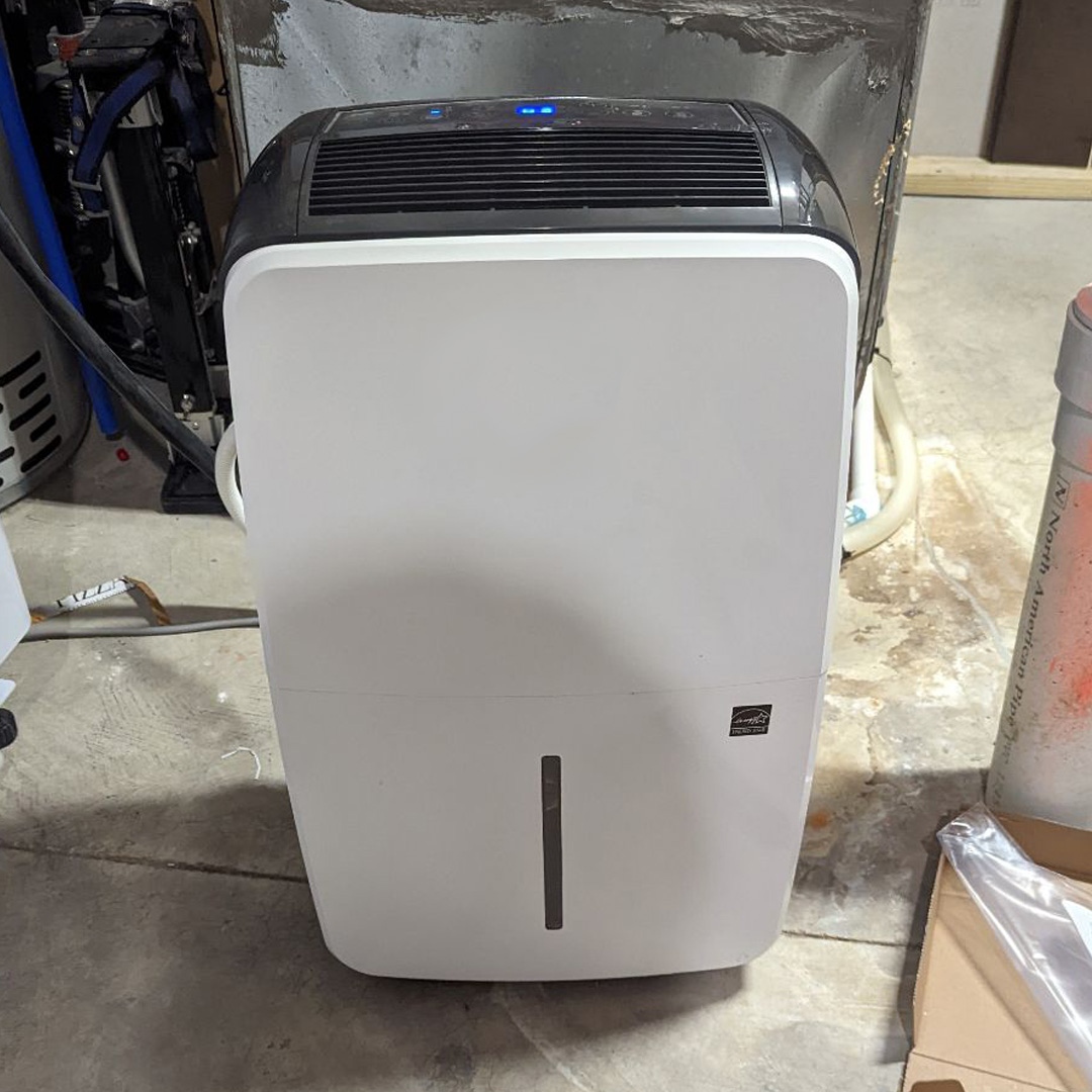 We want to shed light on an issue that often goes unnoticed but can have significant impacts on your home's air quality - mold growth in your dehumidifier.

moldmedics.com/removing-mold-…

#dehumidifier #indoorairquality #moldremoval #humiditycontrol