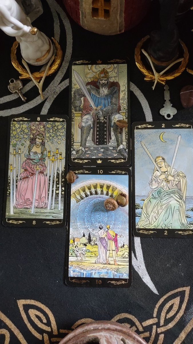 Welcome #4CardDraw 
#September8th #Freya speaks 
Life is a balancing act.
She is trapped the #Acorns tell 
The #KEY opened the door