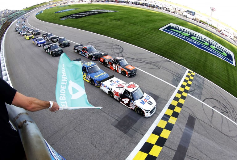 NASCARRacingCo's tweet photo. Kansas Starting Lineup: September 2023 (NASCAR Truck Series) - MORE: (https://t.co/SXTXxoTixb) https://t.co/QU1fBeuWhk
