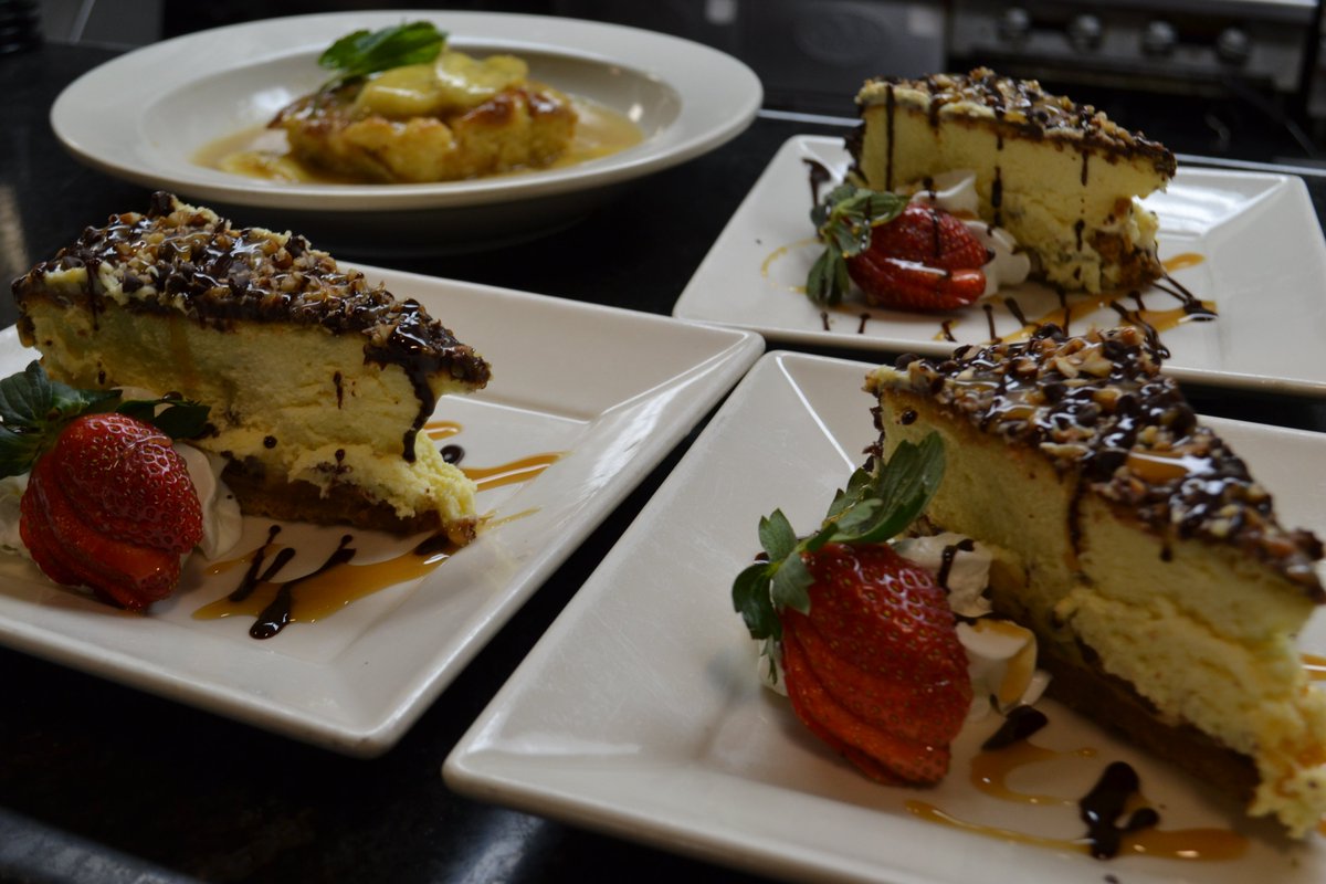 woods_uncle's tweet photo. Calling all dessert lovers!  Dig into the ultimate sweet treat with Turtle Cheesecake and Bananas Foster Bread Pudding.  Treat yourself to these heavenly desserts and let it whisk you away to dessert paradise!
#DessertLovers #SweetToothSatisfaction https://t.co/ziYhOPqQPk