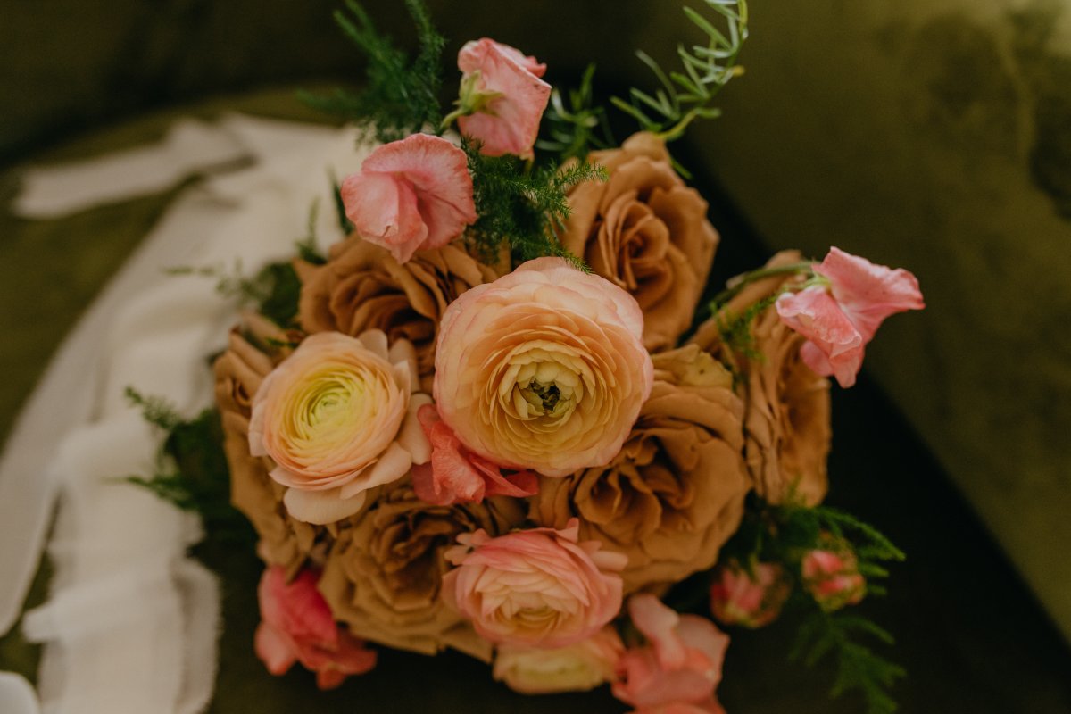 Flashback to this fantastic photo shoot. 

#florist #floral #flowers #roses #pinkroses  #bouquet #bouquetofflowers #bouquets #event #bellflower #centerpiece #flower #tabledecor #smelltheroses #gorgeous