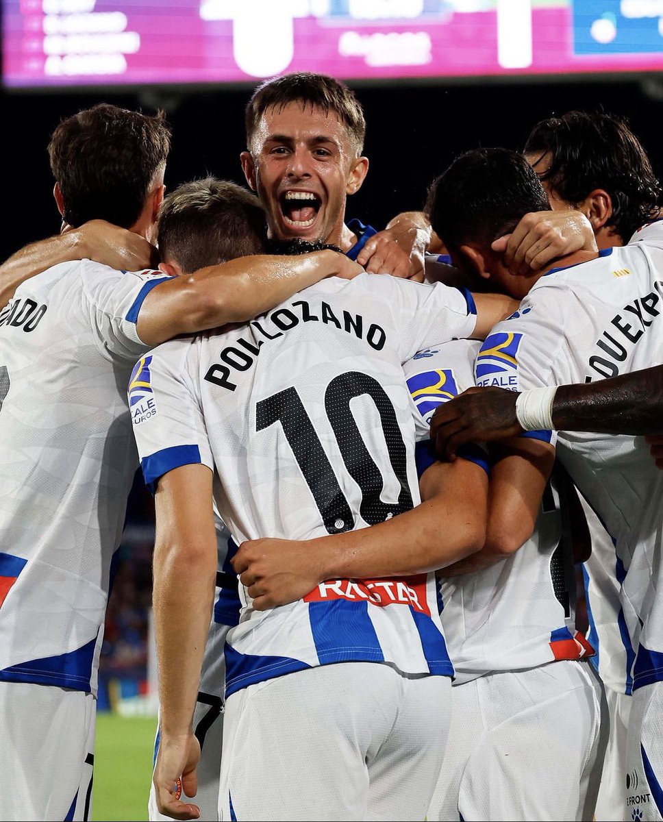 Magic Players (@magicplayers21) on Twitter photo POL LOZANO VS Levante:
> Precisión en pases: 93%
> Duelos ganados: 3/5
> Pases en último tercio: 4
> Recuperaciones: 7
> Entradas conseguidas: 2/3
Incombustible, <a href="/lozanopol26/">Pol Lozano</a> 🔥👊 #RCDE POL LOZANO VS Levante:
> Precisión en pases: 93%
> Duelos ganados: 3/5
> Pases en último tercio: 4
> Recuperaciones: 7
> Entradas conseguidas: 2/3
Incombustible, <a href="/lozanopol26/">Pol Lozano</a> 🔥👊 #RCDE
