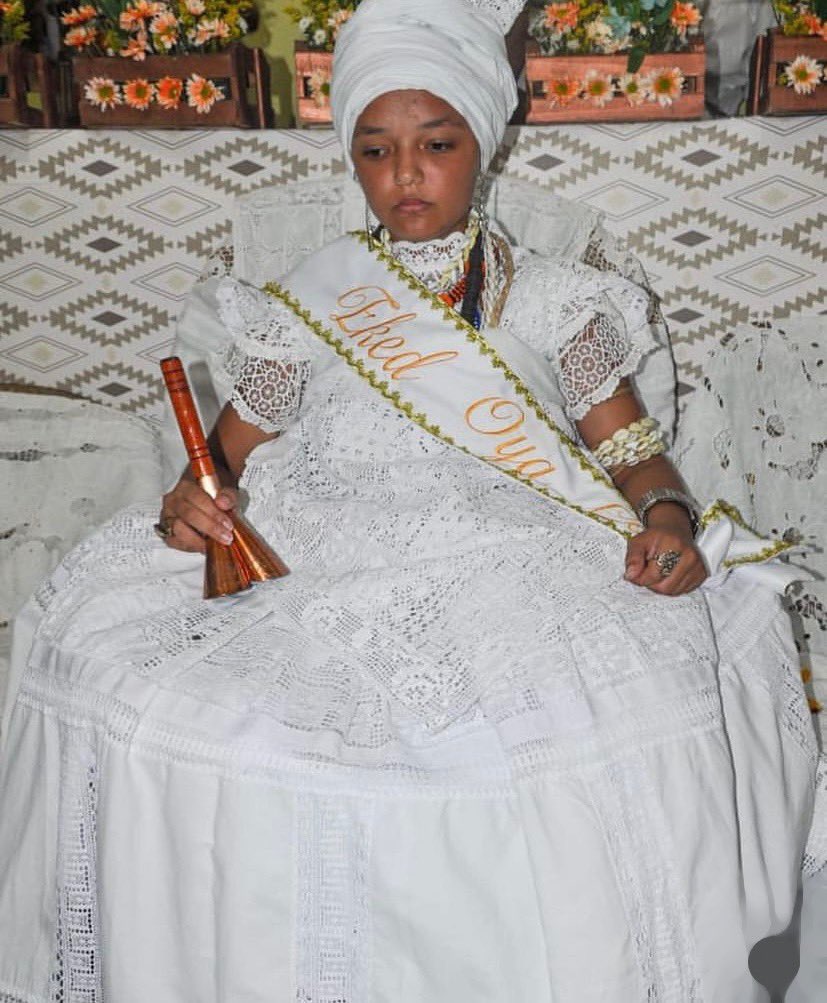 IleaxeO's tweet photo. Em um dia comum o céu nos fez especial, carregamos a palavra do Orixá!!! 🤍 CONFIRMADOS 🤍
Confirmação da primeira ekedji de Oyá, mãe ekedji Isabele ty Ewá 🐍🧡
Confirmação do primeiro pai ogã de Oyá, ogã Júnior ty Logun Edé 🦚🏹🪞
 Confirmação do pai ogã Nilton ty Ogum ⚔️🛡️💙 https://t.co/SeUJrx2lW9