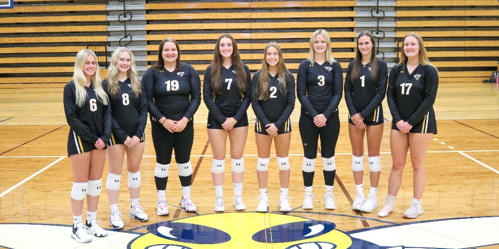 RochesterCTC's tweet photo. Get ready, Hive! The @rctc_vb team plays Iowa Lakes Community College at 7pm on the Performance Court in the Regional Sports Center. See you there! #rollhive #yellowjacketstrong #njcaavolleyball #collegevolleyball https://t.co/qV7hZvSgbR
