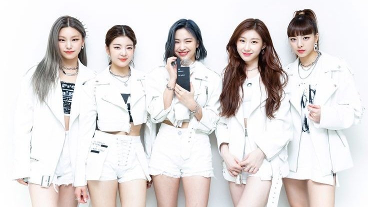 🎤 WINNER ON INKIGAYO
⠀⠀
– BURNING ROSE voltou a vencer mais um troféu do programa inkigayo com a música 'WANNABE' , sendo o segundo da sua carreira.
⠀
>open.spotify.com/user/31zrwjf64…
Follow us on spotify!🎧✅️
[#] [#SCARLABEL]•[#BURNINGROSE_HIT]