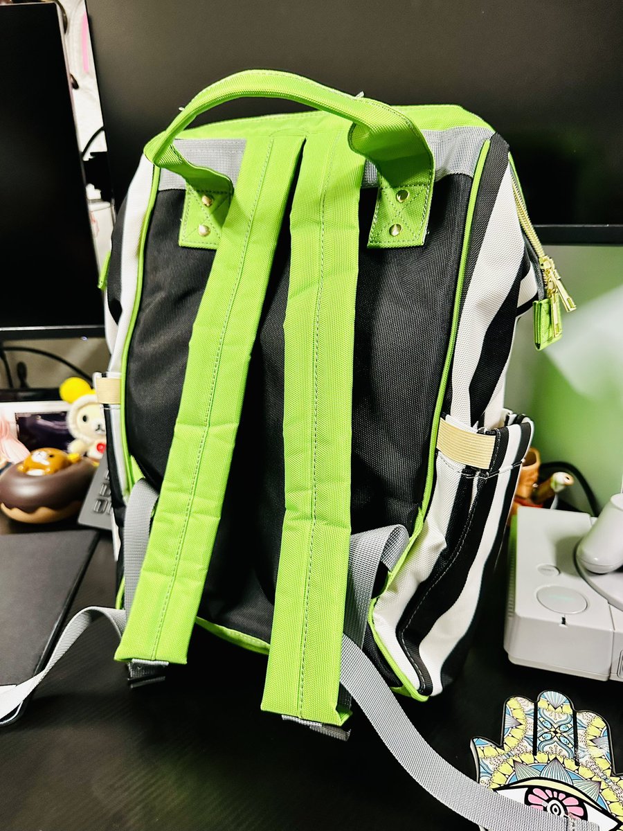 PixelGhosty88's tweet photo. Lydia’s custom diaper bag is here! 👸🏻🖤🤍💚🎃👻🐝

#beetlejuice #lydia #diaperbag https://t.co/4BNjyGJUFq