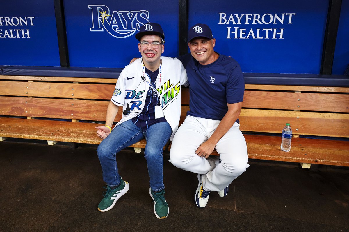 Majors was born with a congenital heart defect called Ebstein’s anomaly. At three months old, he received a heart transplant. He was later diagnosed with cystic fibrosis, autism, scoliosis, epilepsy and is deaf in one ear. 

For his dream day, Austin joined Cash for a clubhouse
