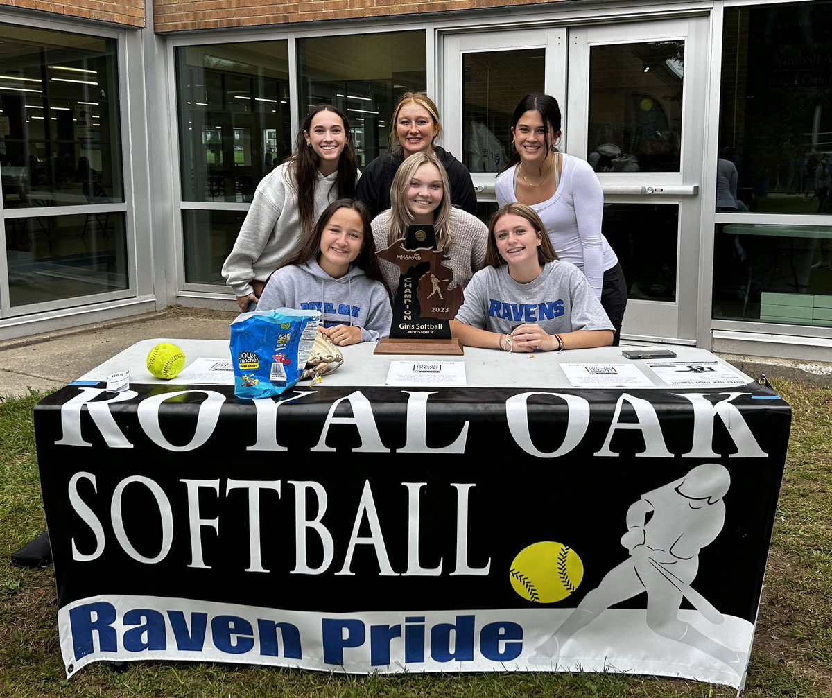 RO_Softball's tweet photo. Our Ravens were doing a little recruiting this afternoon at the #RavenRally. Trying to keep the momentum going! 

#districtchamps #firsttimeever https://t.co/JmhFUzjDUn
