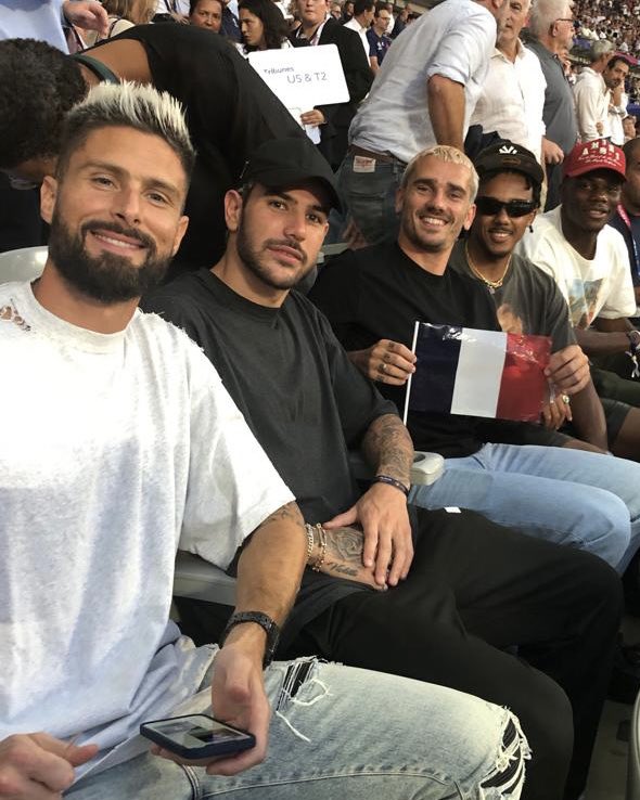 On était là pour vous supporter <a href="/FranceRugby/">France Rugby</a> ! 🇫🇷

Félicitations pour cette belle première victoire 🤩👏

Et bonne Coupe du Monde 💪