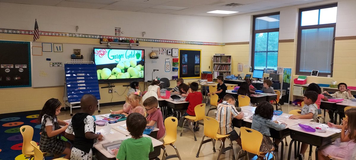 We learned all about apples using our Mystery Science program as we worked on our apple life cycle. We love when subjects intertwine with each other! #BigBlueOnTheMove #OneLinden