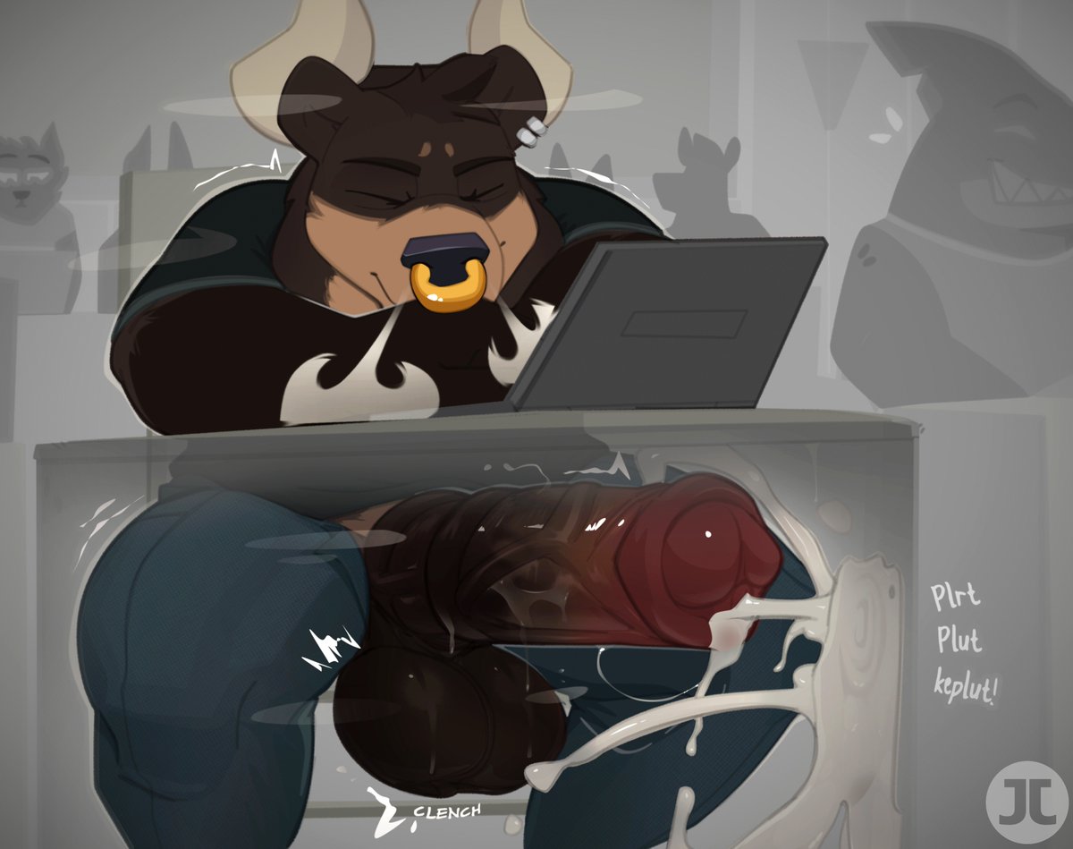 He couldn't hold it back... 🐻💦