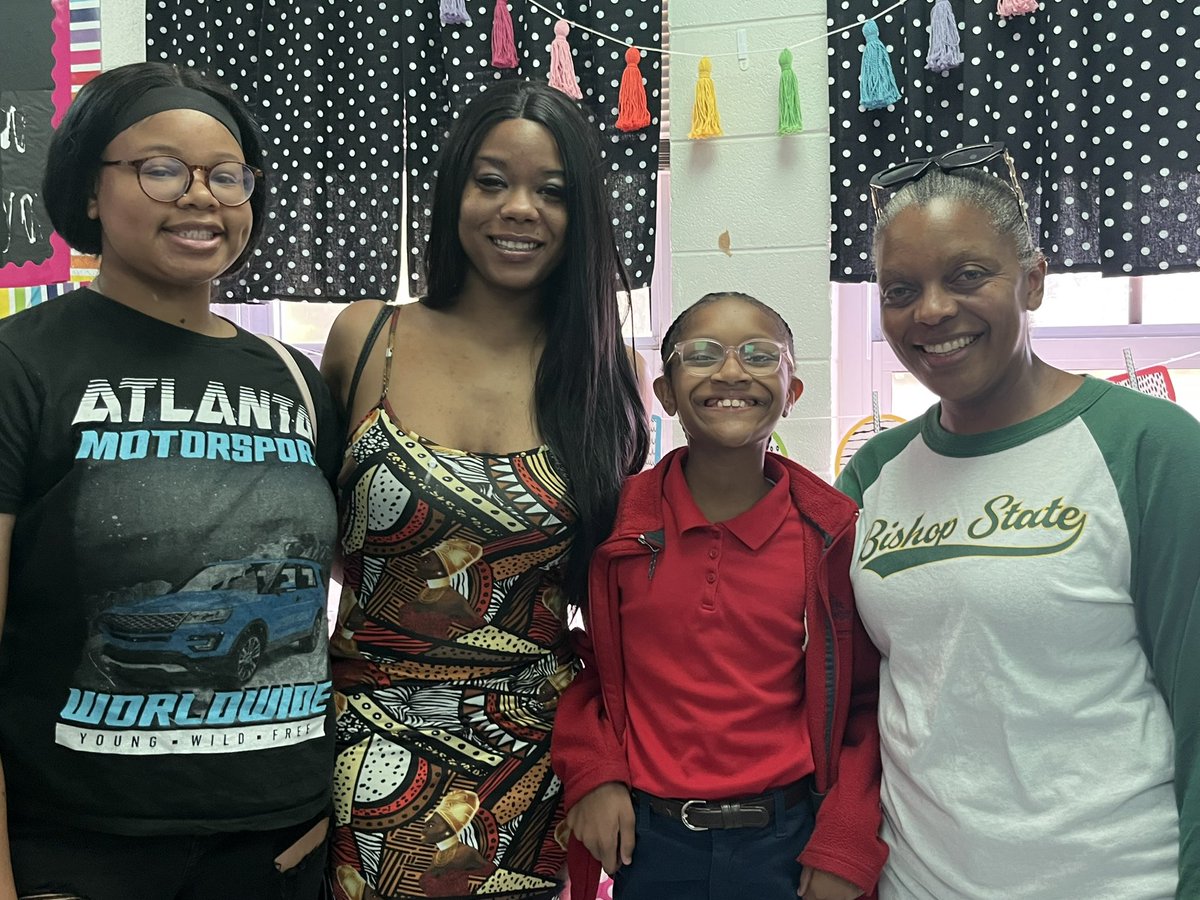 Ms. Squires 5th Grade tweet media