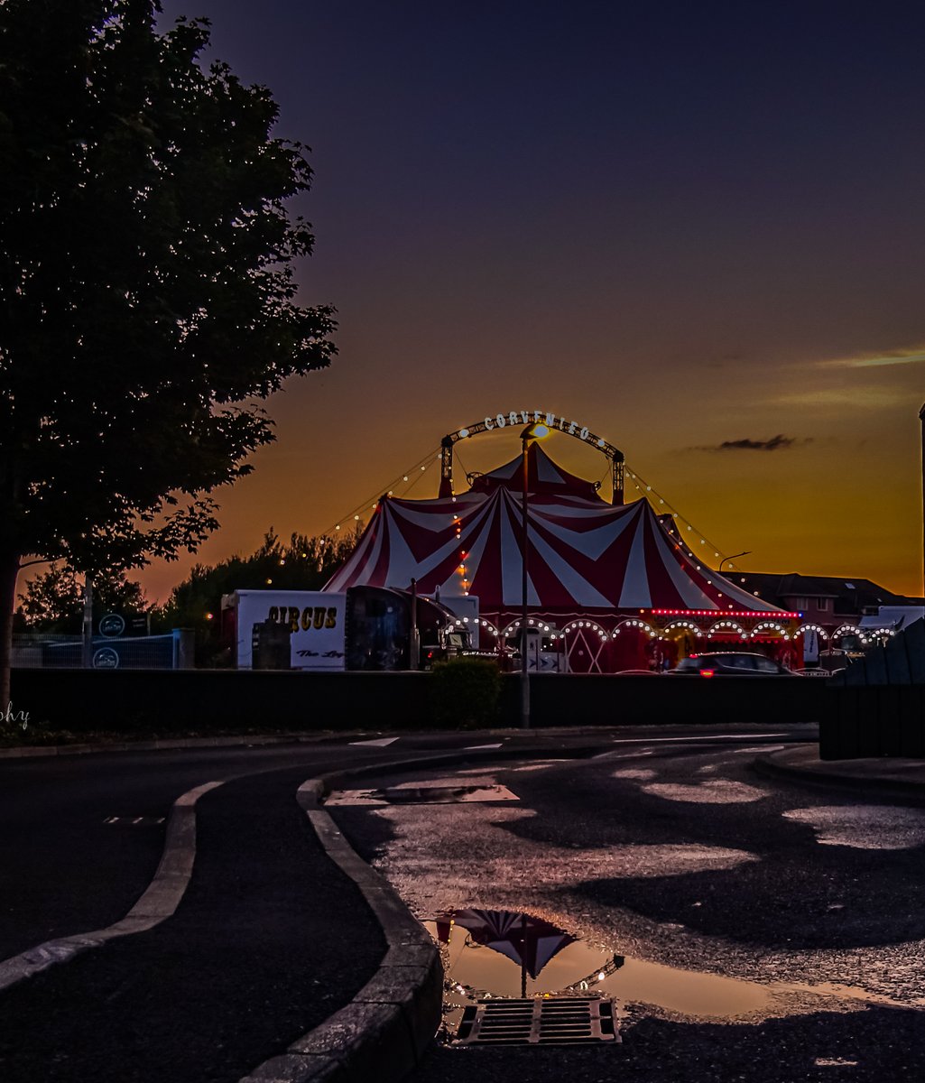 #CIRCUS #bibimcglynnphotography #sunset #composition