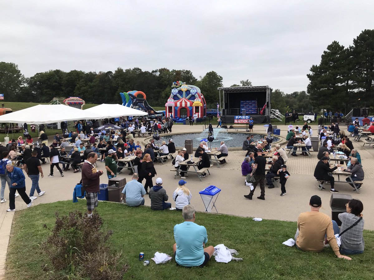 BrandonJMaher's tweet photo. Ford Fest is well underway at Bingemans @CityNewsKIT https://t.co/ClyNZm4QY0