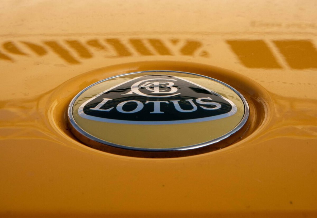 DetroitCarTrans's tweet photo. Lotus Is Excited To Show Off Their New Electric Vehicle In The Emeya!
https://t.co/mukE6z3elo

#lotus #electricvehicles #emeya #electre #DCFastCharging

Follow Us!        
Pinterest: https://t.co/loV4uHOYUG
Facebook: https://t.co/ucFyPmgaa9 https://t.co/1mprncnhx7